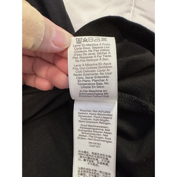 DKNY Black T Shirt With Silver 3D DKNY Print Light Fabric And Stretch Size M - Picture 6 of 7